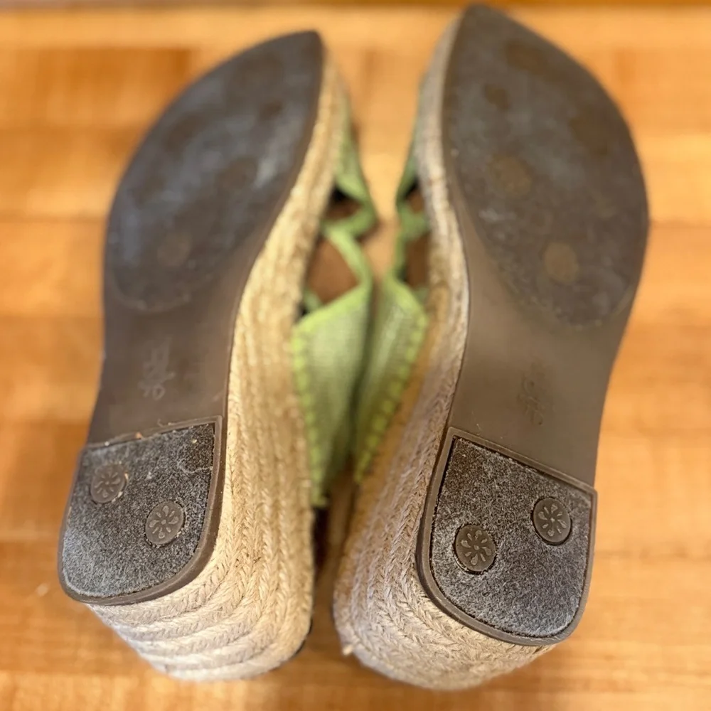 Life Stride Green Espadrilles with Floral Detail‎